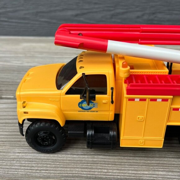 11" DG PRODUCTIONS -1995-1-1 Empire Electric Utility Bucket Truck - Picture 10 of 16